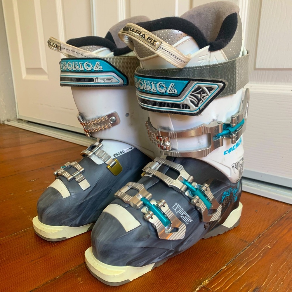 Tecnica Cochise 90w ski boots